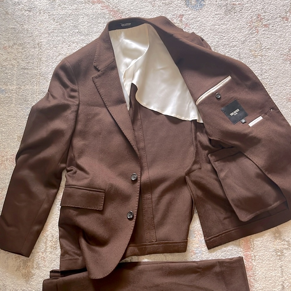 TODD SNYDER CASHMERE SUTTON SUIT IN CHOCOLATE